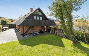 3 Bedroom Amazing Apartment In Liseleje